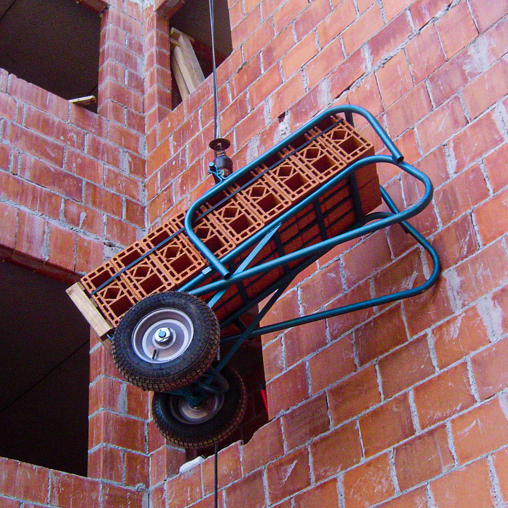 Transporte vertical de materiais