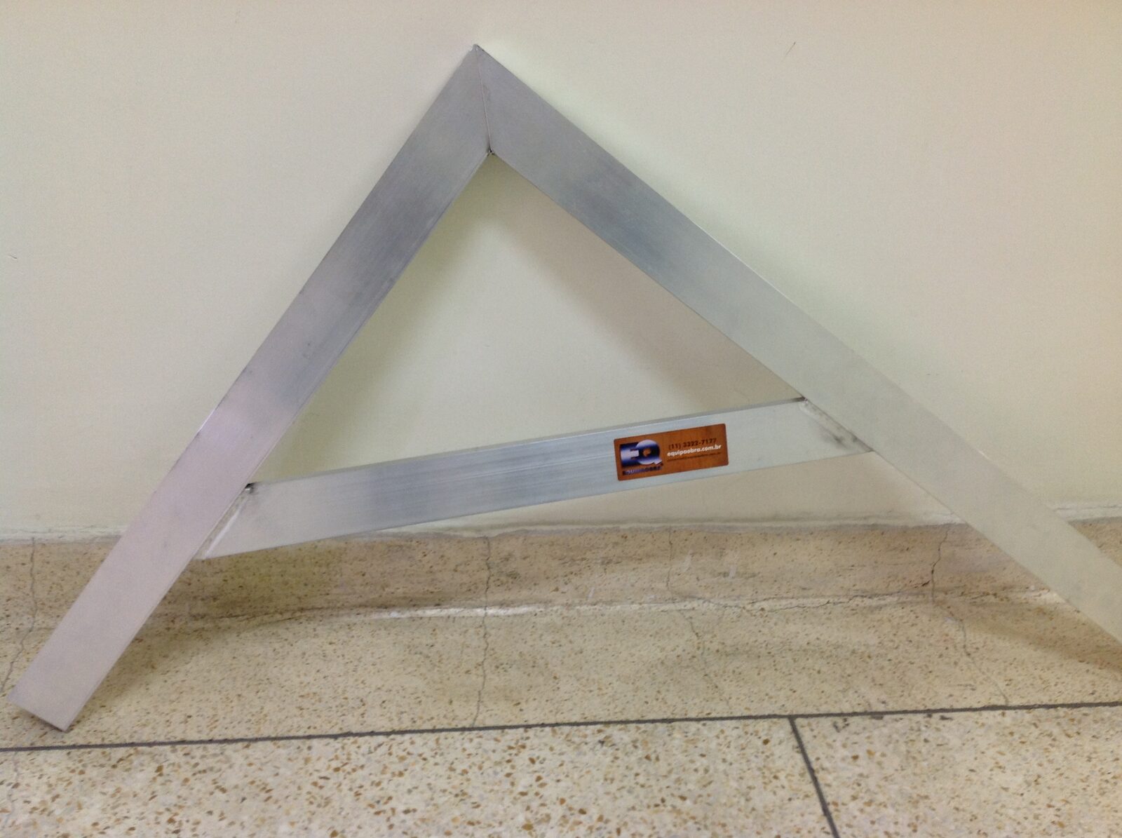 Esquadro em Alumínio (alternativa)